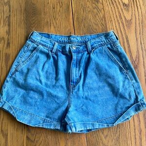 American Eagle Mom Short